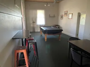 Royal Hotel - Image 4