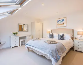 UPPER DECK, family friendly, luxury holiday cottage in Rock - Image 5