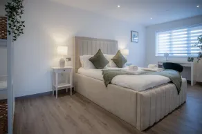 Sunrise  - 5 Bed Luxurious Holiday Home - Pendine - Image 5