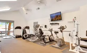 Poolside 2 Bdrm Condo Prime Scottsdale Location - Image 2
