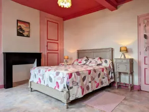 Charming House with Terrace, Enclosed Yard, WiFi, Near Leisure Activities, Sleeps 6 - Image 5