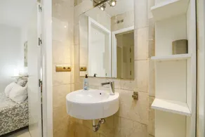 Appartement moderne \"Torre Close\" à proximité de la plage dans le centre historique avec balcon - Image 3