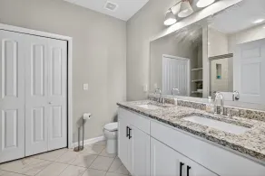 Spacious 3br Mozley Park Home With Fenced Yard 3 Bedroom Home - Image 5