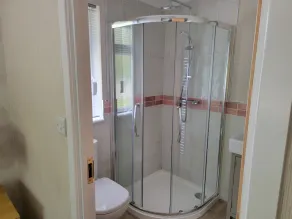 Pet Friendly 2-Bed Luxury Lodge in Routh w HotTub - Image 4