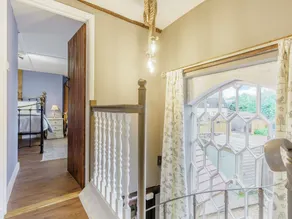 2 bedroom accommodation in Ringwood - Image 4