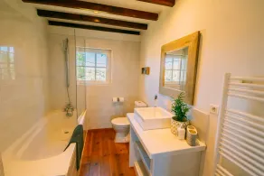 Luxury farmhouse with private pool and amazing mountain views. - Image 2