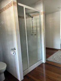 Queenslander apartment with plenty of space and very tropical.Sleeps six people. - Image 3