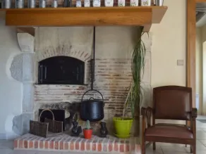 Tranquil Farmhouse Retreat in George Sand Valley - Cycling, Hiking & History - Image 2