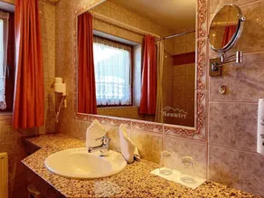 Comfort Double Room \"Alpenrose\" - Hotel Neuwirt - Image 2