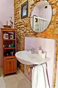 Villa Collarina A: An elegant and welcoming villa situated in a quiet location, surrounded by a wonderful garden, with Free WI-FI. - Image 3