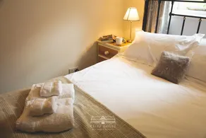 SGLYG - 1 bed Holiday Cottage with parking and EV - Image 2
