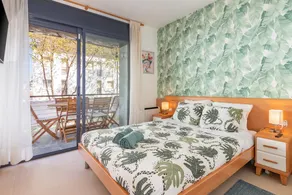 Holiday Apartment 'Mar i Llum' with Sea View, Shared Pool & Wi-Fi - Image 3