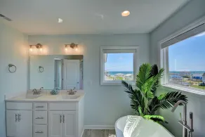 Knot Salty- Ocean View 4-bedroom for up to 11 in North Topsail Beach - Image 3