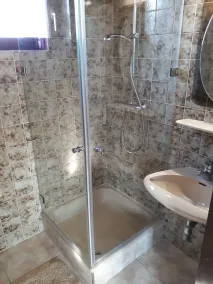 Alojamento perto do centro, com piscina interna e vista maravilhosa do castelo - Image 3