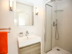 Shutts House Garden Apartment - Image 2