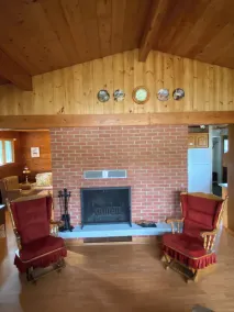 GreenGlade Getaway Spacious Cabin & Estate, Lake Winnipeg, Games Room, Veranda - Image 2