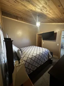 Adorable 2 Bedroom Guest House with a Kids Loft - Image 5