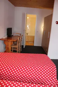 Duplex apartment 8-10p in Risoul at the foot of the slopes ski area Vars Risoul - Image 5
