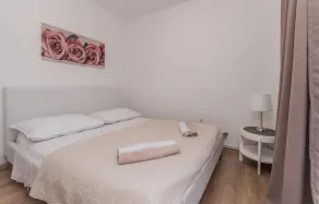 1 bedroom stunning apartment in Nevidane - Image 3