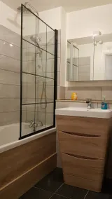 Lichfield 2-bed whole apartment - Image 3