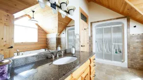 Luxury Lakefront Property w/ private beach - Image 3