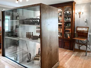 Enjoy your stay in an antique home in an antique toy museum! - Image 3