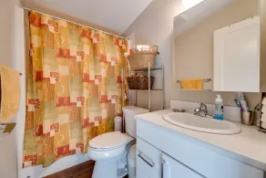 Luxury Suite near U of A, University Hospital, Stollery, Cross Cancer Hospital, Saville - Image 3