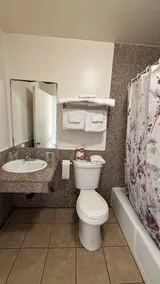 CHERRY MOTEL - Image 3