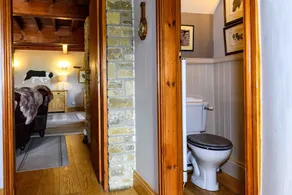 Finest Retreats - Shepherds Cottage at Mile House Farm - Image 2