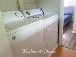 2 soveværelser, 1 bad, køkken, vaskeri, land veranda, 1 km fra dock - Image 3