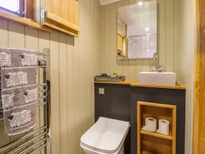 MOELFRE - SHEPHERDS HUT, romantic, with hot tub in Llanbedr - Image 3