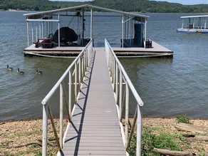 BobCat Cottage lake front home on Grand Lake, OK with dock - Image 2