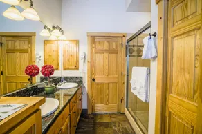 6 BR Lux Blackfoot Lodge - Billardbord, boblebad og boblebad - Image 5