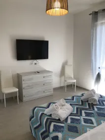 [Savona] Casa Del Sole ~ Wi-Fi ~ AC ~ 2 rooms - Image 4