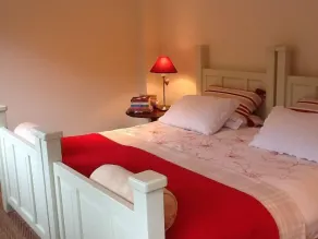 3 bedroom holiday home 5 minutes' walk from Glandore - Image 3