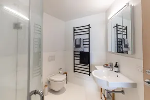 Designer Seaview Chic accommodation for the discerning traveler - Image 3