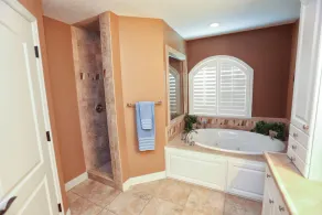 Spacious Waterfront Luxury Home w dock, kayaks & bicycles bring your boat! - Image 3