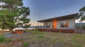 Tides Reach, waterfront luxury - Image 1
