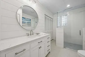 Dog friendly, ground floor unit close to 27-hole City golf course. - Image 2
