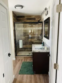 Ranch Style free standing 1 bedroom home with its own yard and view - Image 2