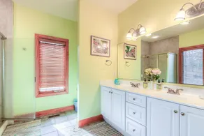 Dog-friendly, lakefront vacation home w/ a boat house, kayaks, & paddleboards - Image 3