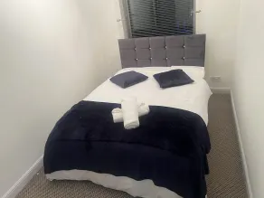 Cosy Cottage Retreat in Oldham - Image 3