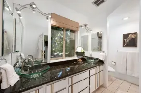 Luxury Panoramic View Home - Image 3
