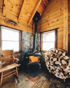 Private Log Cabin Rental - Image 4