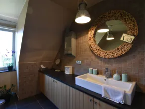 Tasteful Mansion in Lichtervelde with Jacuzzi - Image 3