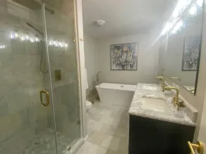 NEW! Lakefront Home, mins to Racetrack & downtown - Image 2