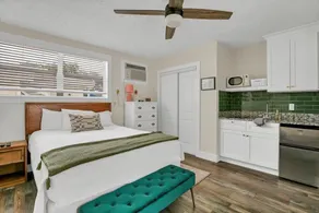 Cozy Queen Studio Stay: Heart of Safety Harbor - Image 5
