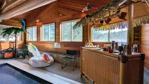 Smith's Point Retreat on Lake Winnipesaukee with indoor pool! - Image 3
