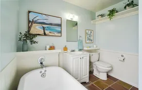 Charming Chez Toi Cottage with Lush Garden - Image 3