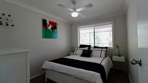 Wrights Beach Bungalow - WALKING DISTANCE TO THE WATER - Image 5